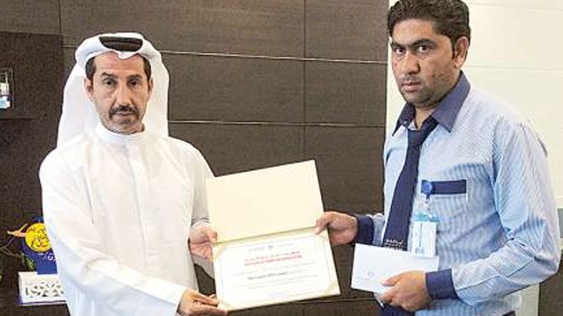Sharjah taxi driver returns bag with Dh1.7 million