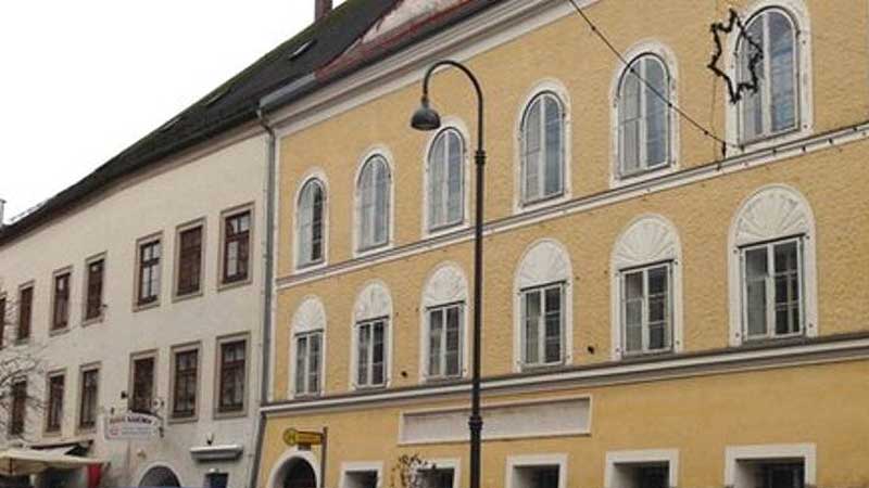 Austria to tear down Hitler house