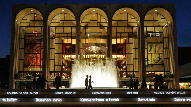 Did man sprinkle human ashes at New York Metropolitan Opera?