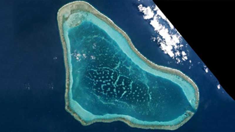 Chinese ships still guarding Scarborough Shoal
