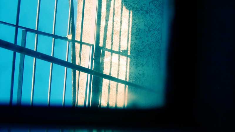 Dubai policeman gets jail term for helping detainee escape