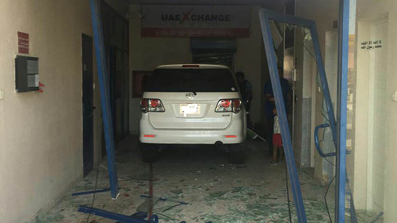 Vehicle crashes into Sharjah money exchange house, kills 1