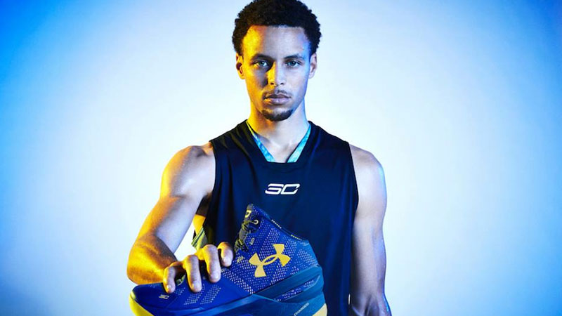 Stephen Curry sells shoes to help Oakland fire victims