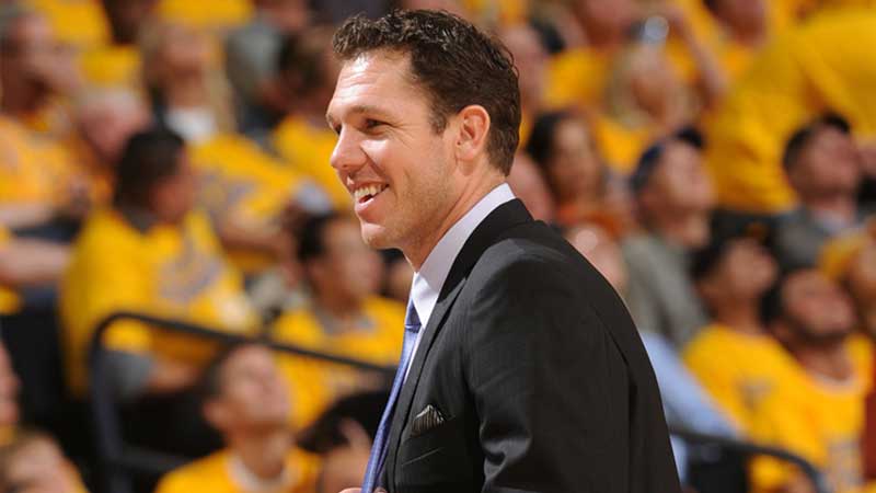 Lakers coach fined $15,000 for verbal abuse of official
