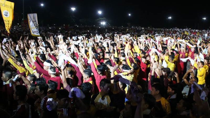 1.4 million join religious procession in Manila despite terror threat