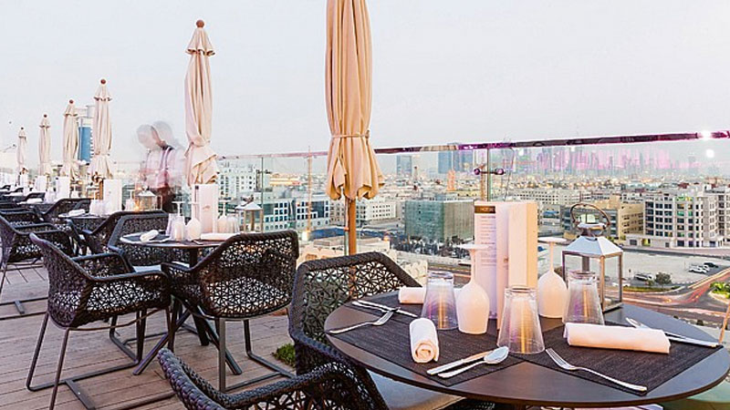 Discovering Estrellas Rooftop Lounge in Dubai