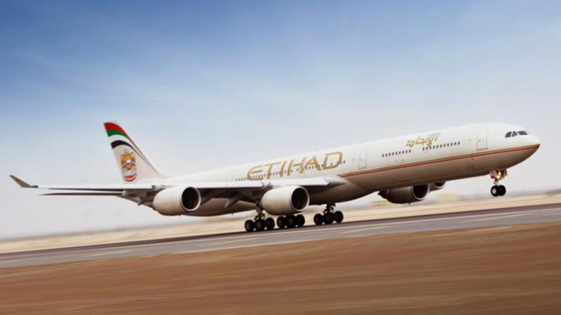 Etihad plane returns to Abu Dhabi after engine trouble