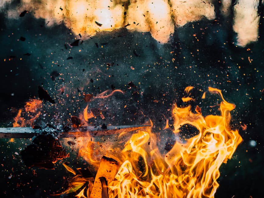 Over 100 hurt as fire hits Philippine factory