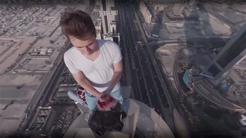 Daredevil selfie takers in Dubai warned