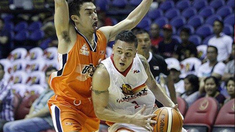 Ex-PBA player suits up for Singapore Slingers