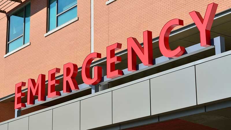 Imam, wife killed in Sharjah crash, daughter in critical condition