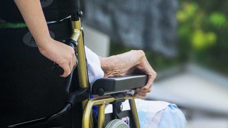 Dubai nurse cleared in theft case
