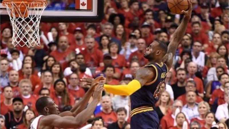 LeBron ousts Kareem from 2nd spot in playoff points ranking