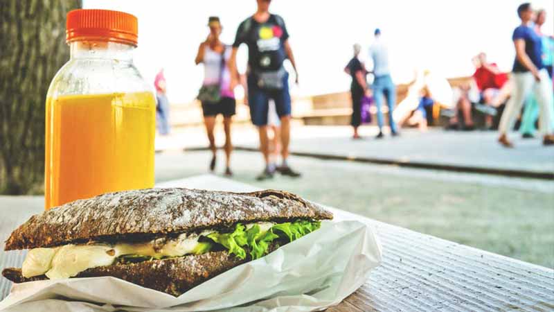 How to avoid tummy trouble while vacationing