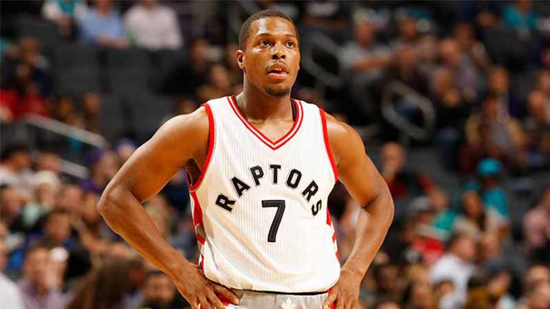 Kyle Lowry stays with Toronto Raptors