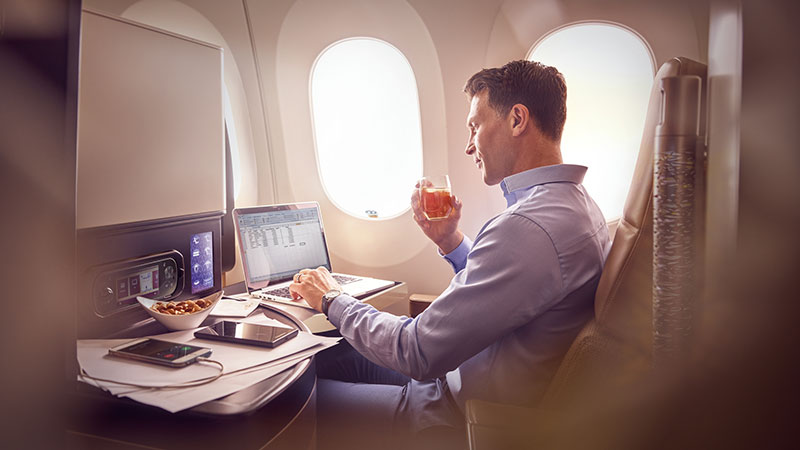 Etihad lifts electronic device ban