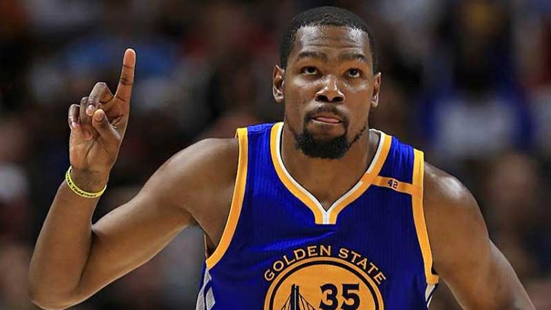 Kevin Durant agrees to lesser pay by Warriors: sources