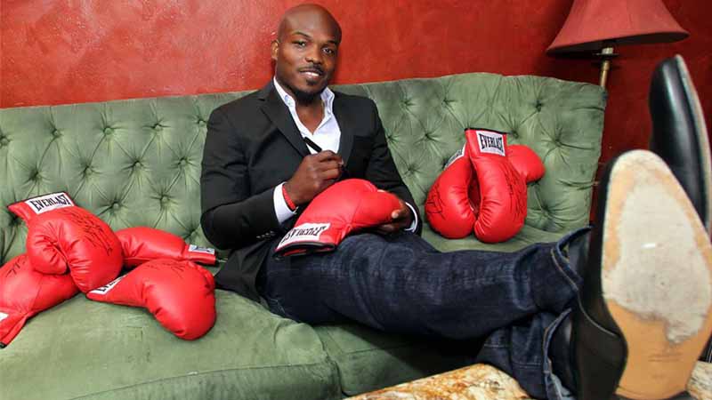 Tim Bradley hangs up his gloves