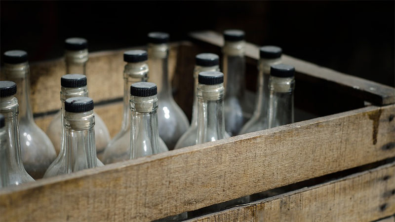Dubai alcohol bootlegger jailed for punching policeman