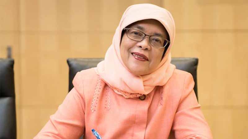 Singapore elects 1st female president by default
