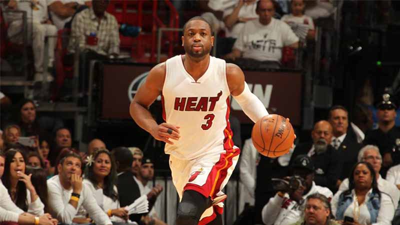 It's official: Wade joins the Cavaliers