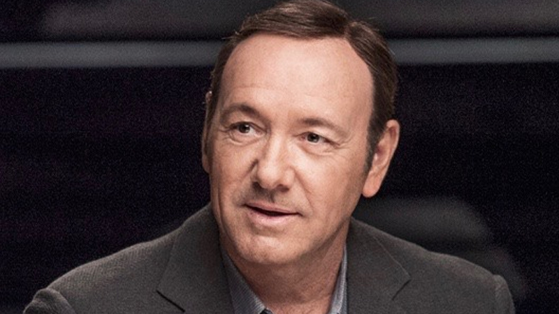 Kevin Spacey comes out as gay amid allegations of sexual abuse