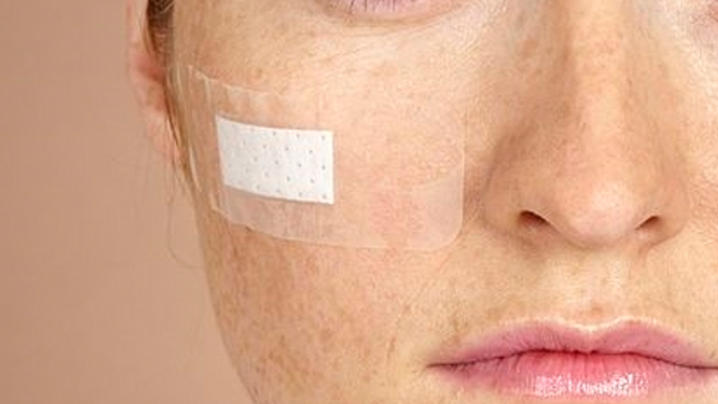 Lawyer jailed for slashing Dubai beautician's face