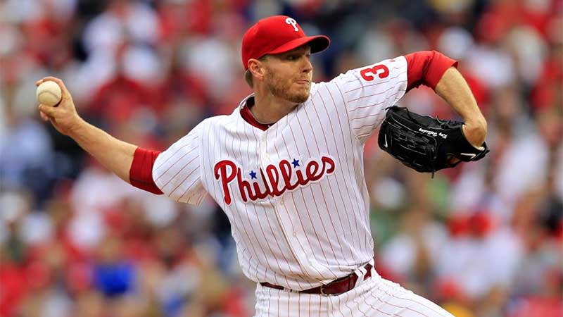 Former baseball star killed in plane crash