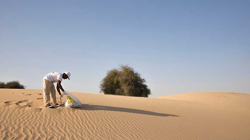 1 tonne of garbage collected in Al Qudra