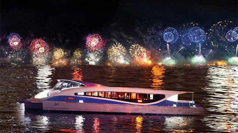New Year's Eve in Dubai: how to get a ringside view without traffic and crowd