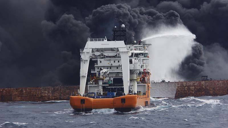 China rescuers recover 2 bodies, black box from Iranian tanker