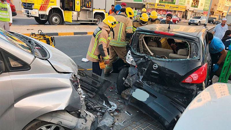 Emirati family trapped in smashed car, rescued