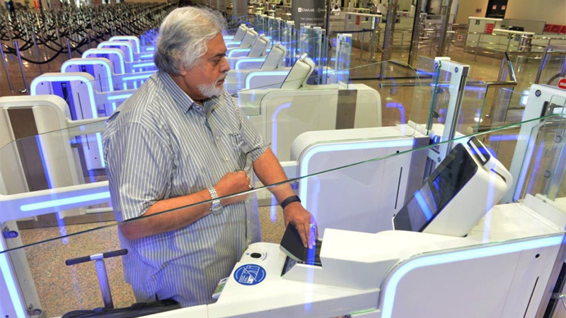 Pass through passport control at Dubai airport in 7 seconds