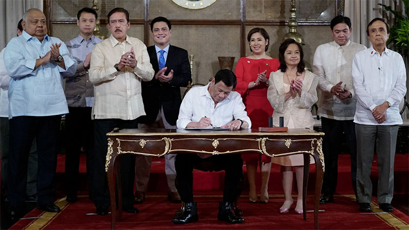 New ID for Filipinos require iris scan, fingerprints