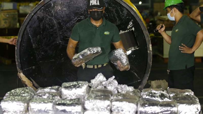 4 drug informants get P7.5 million reward in Philippines