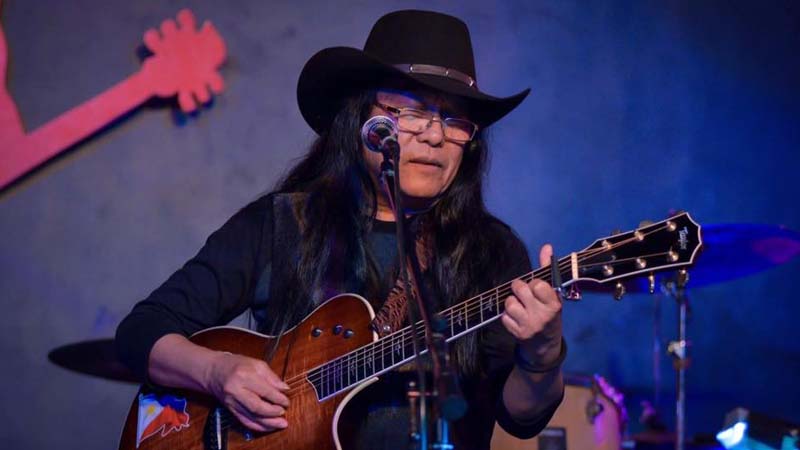 Duterte endorses folk singer Freddie Aguilar