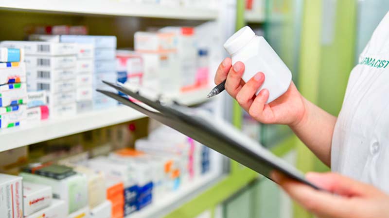UAE pharmacies, health centres closed over doctors without license