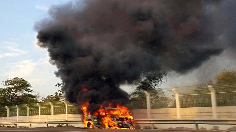 Car bursts into flames on Sheikh Zayed Road
