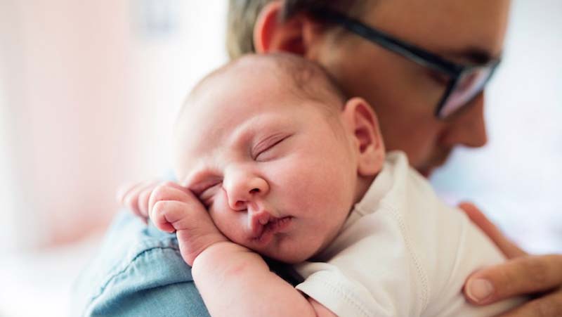 Paternity leave for fathers in Sharjah: what changed