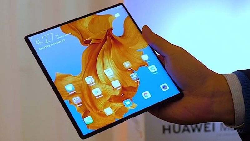 Watch: New smartphone has foldable screen