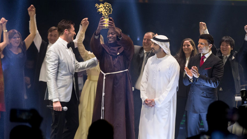 Kenyan teacher wins $1 million Dubai prize