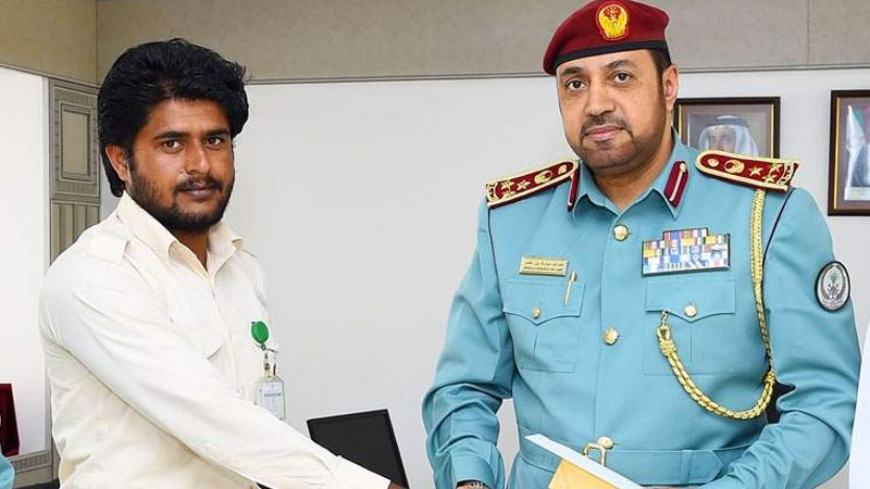 Pakistani who reported wanted robber gets Sharjah Police reward