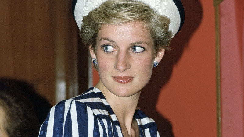 Princess Diana’s outfit in Bahrain sells for Dh560,000