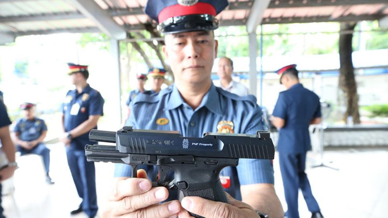 Filipinos urged to share stories of good, bad cops