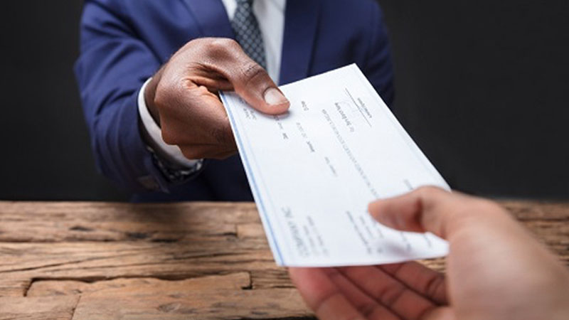 Abu Dhabi court orders man to pay Dh260,000 for issuing two bounced cheques