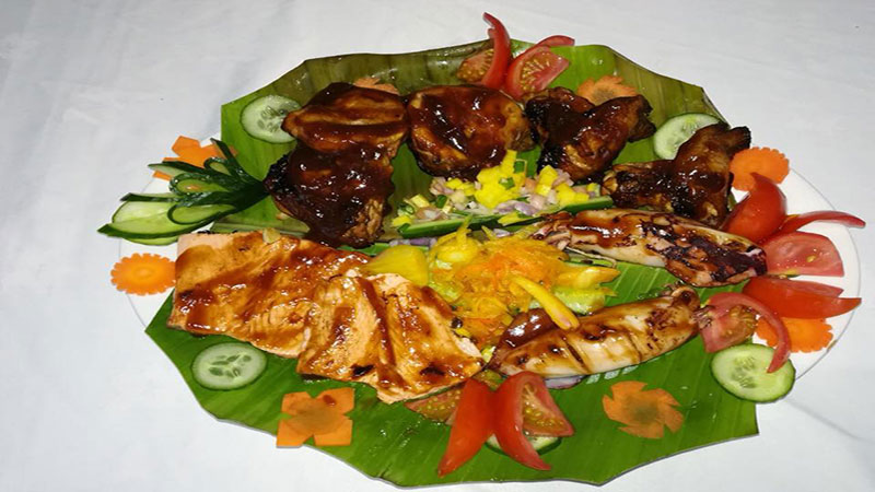 Food review: Golden Fork’s Filipino barbecue platter