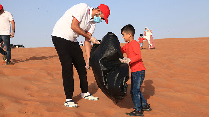 Dubai hoteliers, residents clean up popular desert camping spot