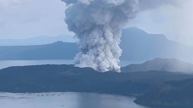 Philippine Taal Volcano eruption: 3 volunteers die in car crash