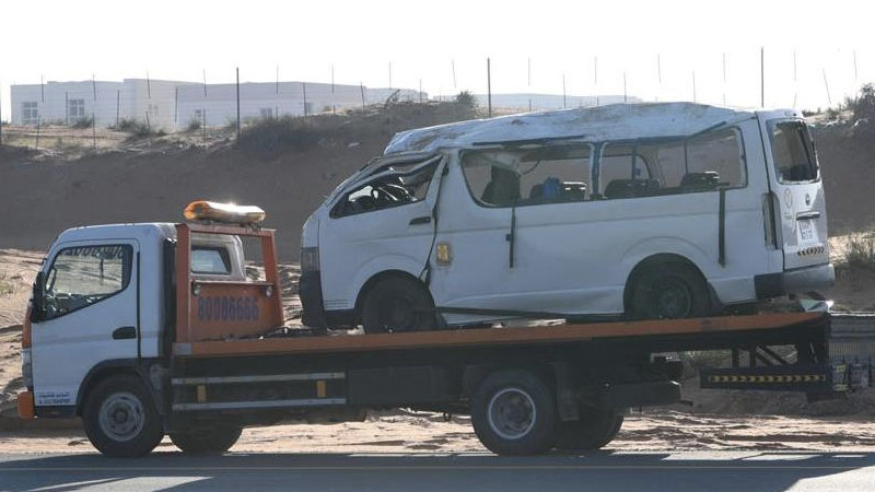 Ras Al Khaimah minibus crash kills 1, injures 10