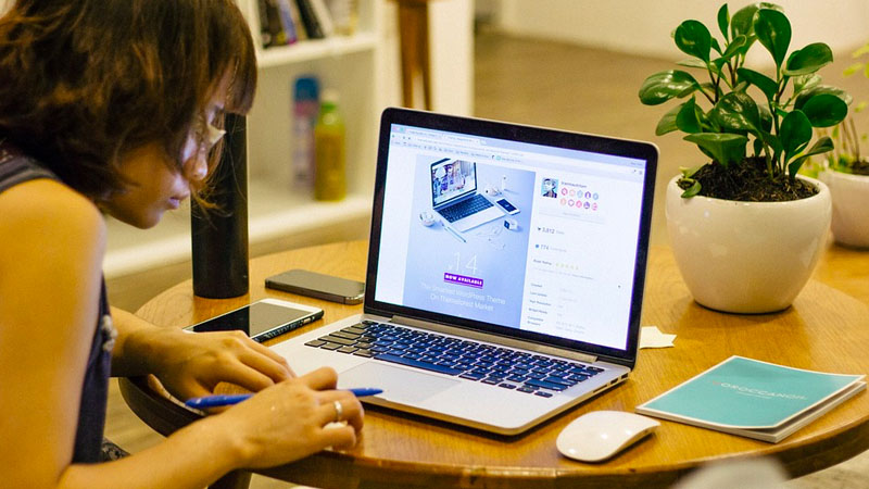 9 tips to work from home like a pro